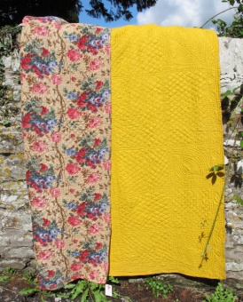 floral_quilt_with_yellow_back_res_4
